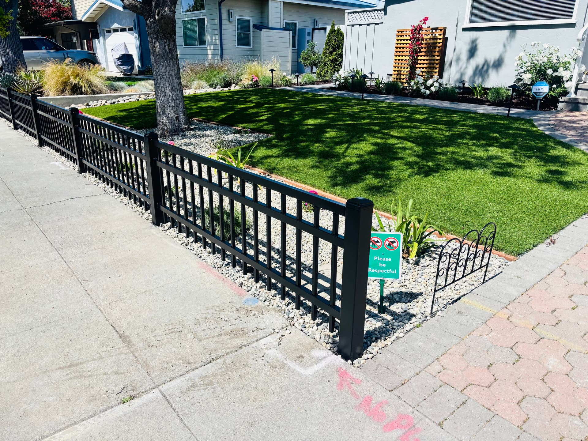 Gallery photos for Two Front yard styles, One Standard of Clean Work: Image #1