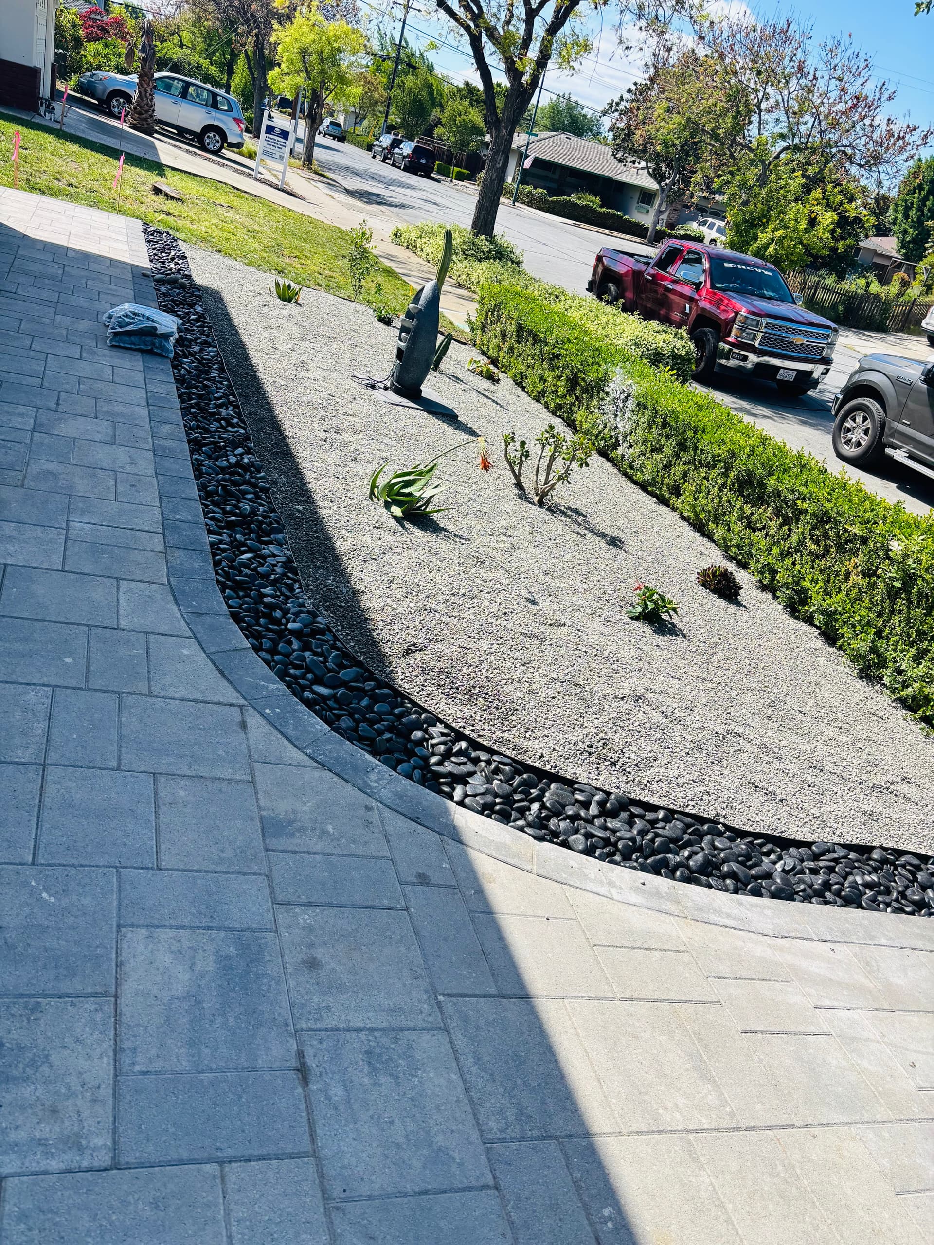 Two Front yard styles, One Standard of Clean Work image